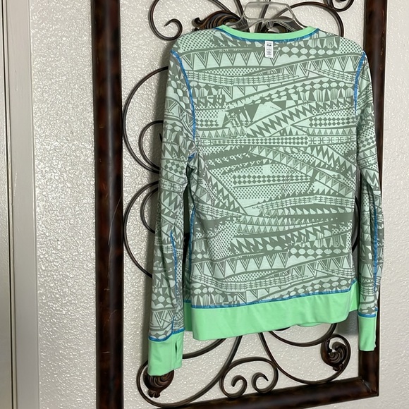 Women’s size large Fila sport reversible long sleeve top - Picture 8 of 11